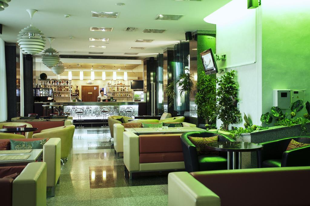 Victoria Hotel & Business Centre Минск Екстериор снимка